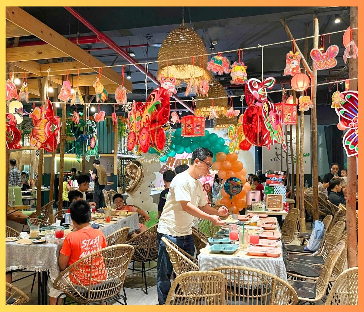 y-tuong-trang-tri-trung-thu-2025-cho-khu-vui-choi-tre-em