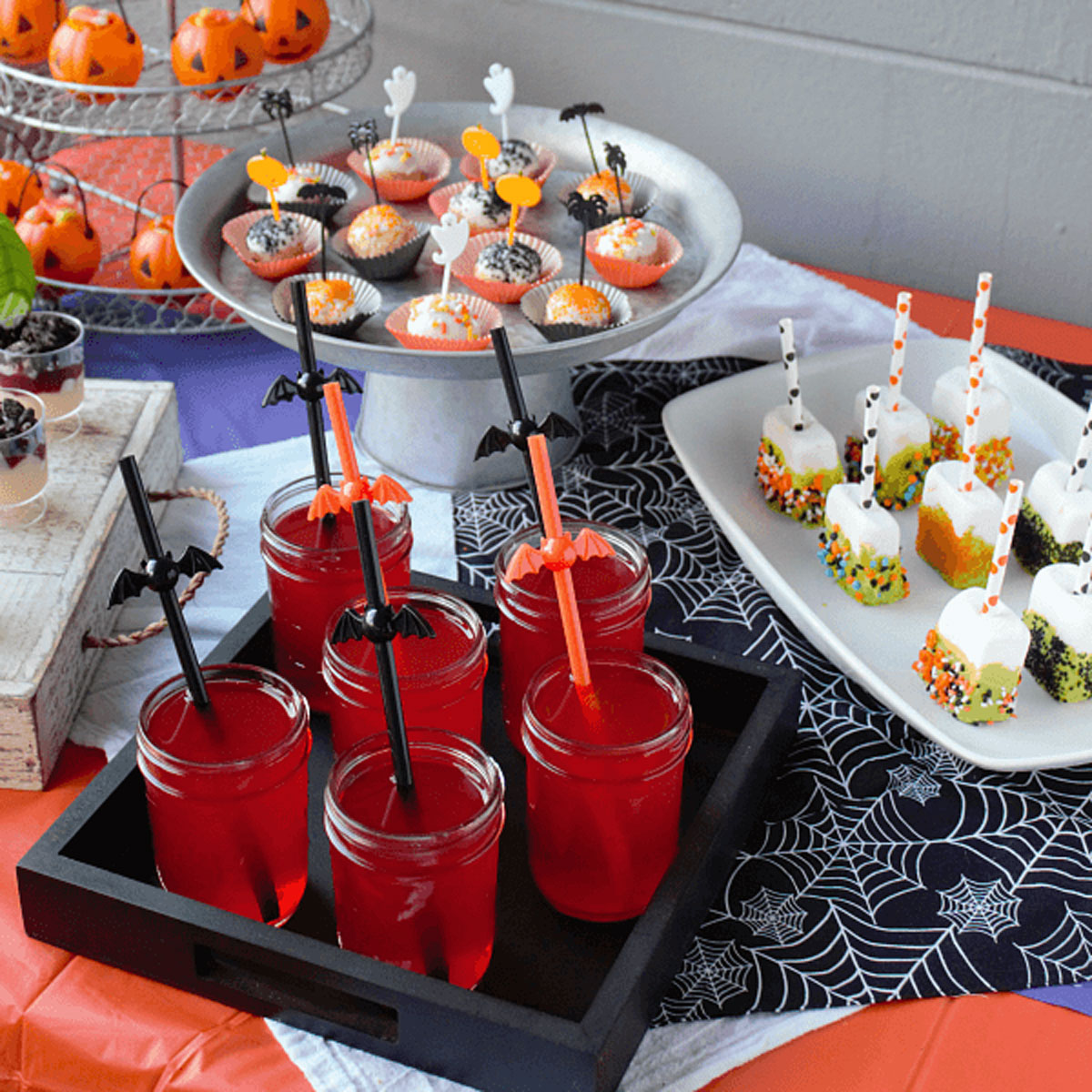 trang-tri-quay-do-an-ngay-halloween